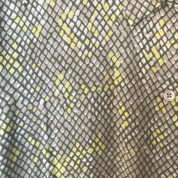 NWT Equipment Essential Snake Print Button Blouse M - Picture 11 of 16